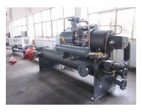 螺桿式冷水機